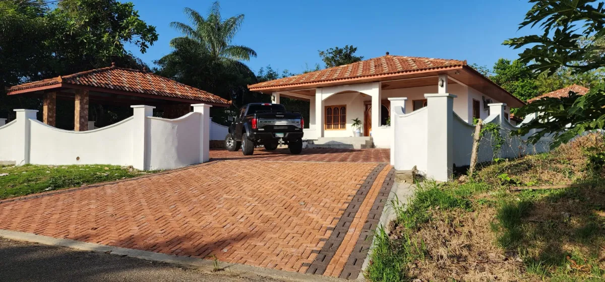 Vendo Casa en Pedasí, Via Playa El Arenal