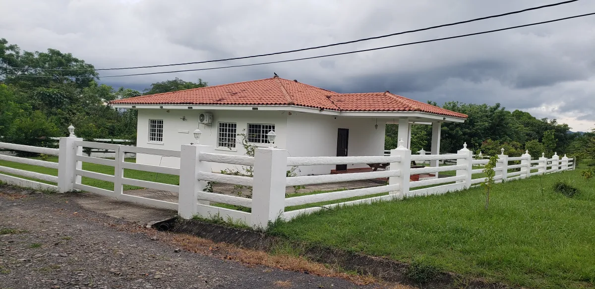 Se vende Casa N°91 en PH La Colonia, Chame