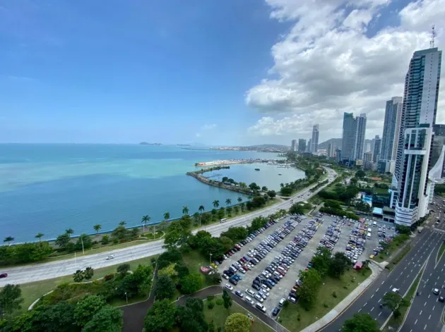 Venta de Apartamento en PH Condesa del Mar, Avenida Balboa, Panamá.