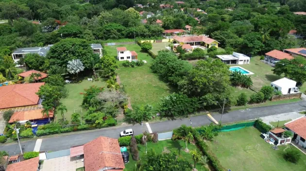 Lote plano 1250m2 en Coronado