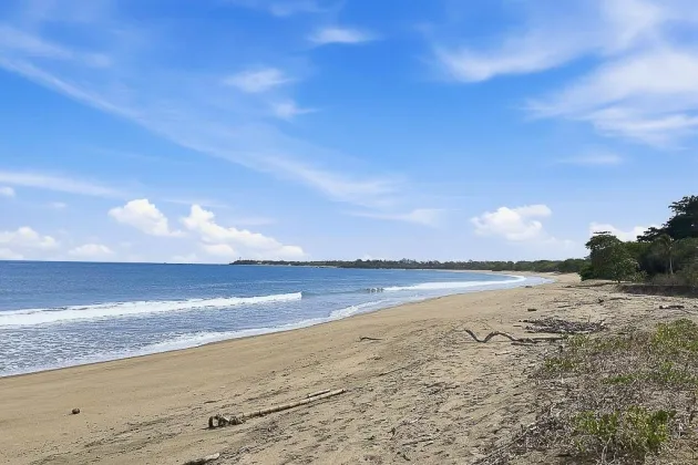 Lote frente al mar en Costa Pedasí – 35 m de frente premium