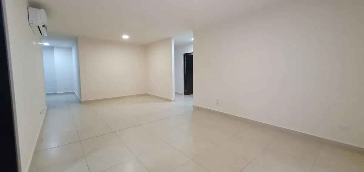 Albrook, Apartamento en Res. Embassy Village con amplia terraza