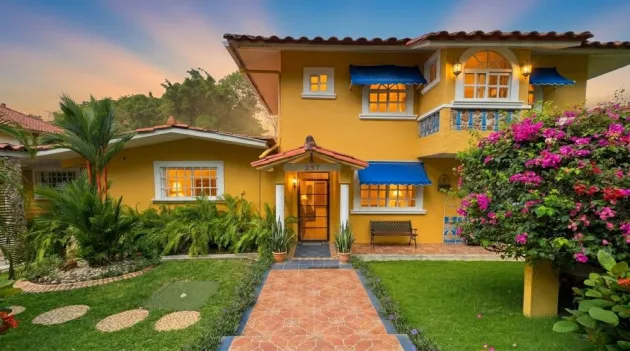 Casa en el Coronado Golf Club con piscina
