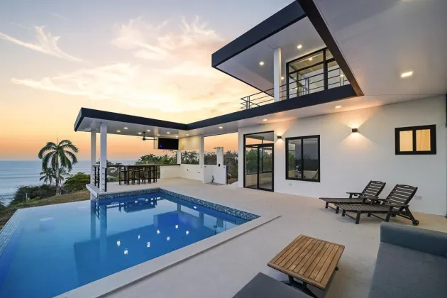 Modern Ocean View Home in Los Destiladeros