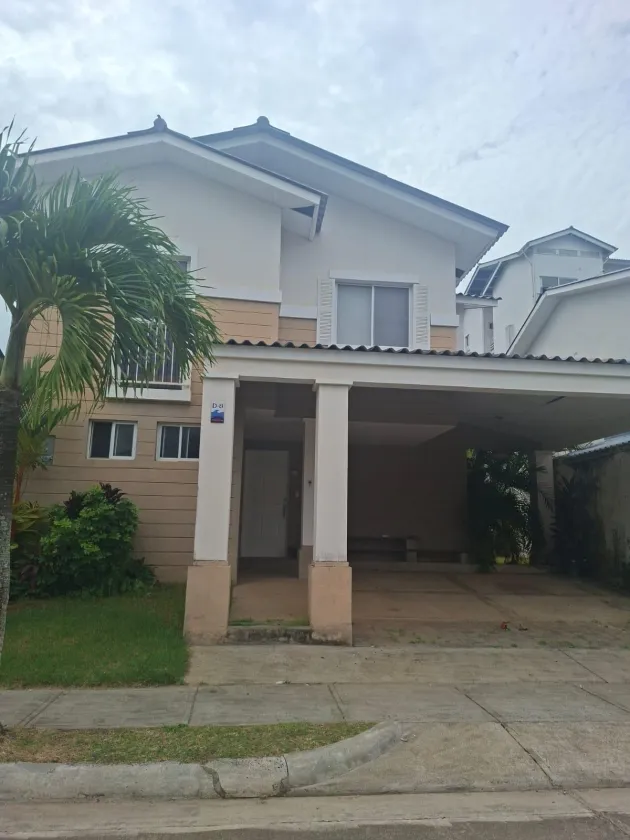 Bank selling house in PH Playamar, Arraiján.