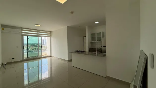 Se vende Apt a pasos del metro y Via Argentina