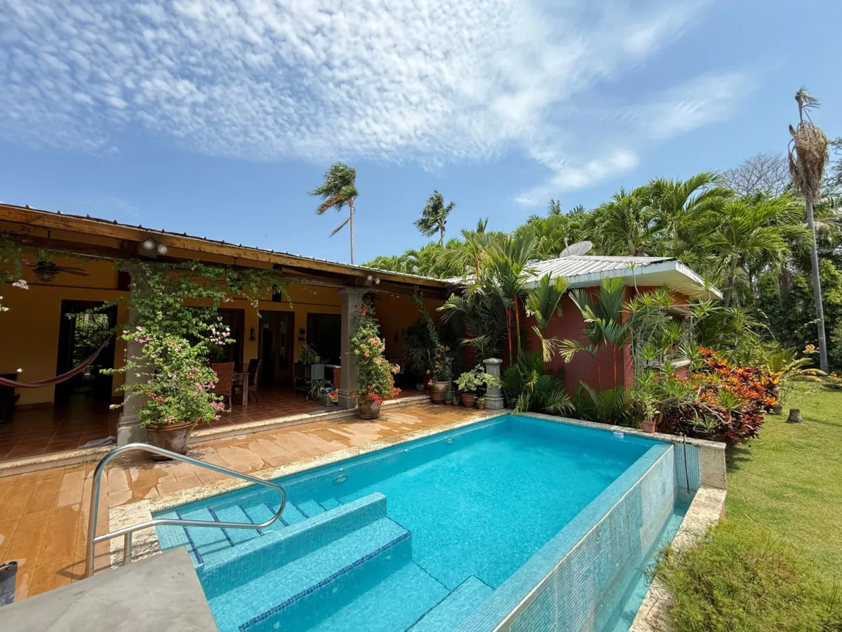 Spectacular House in Chitré