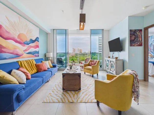 Apartamento de 2 recámaras con un estilo vibrante en Royal Palm