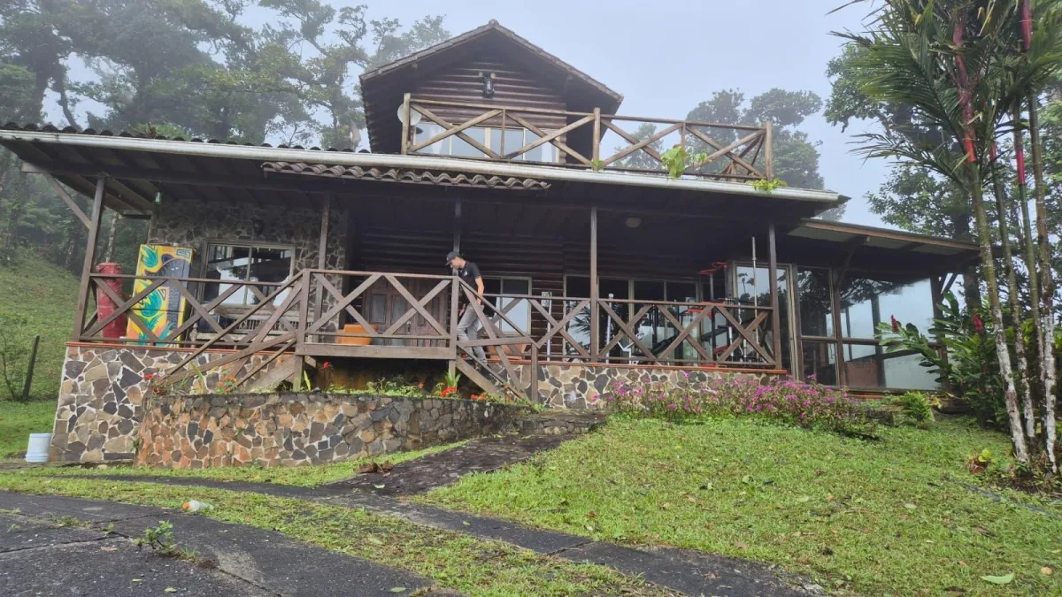 Casa estilo chalet en venta en Altos del María