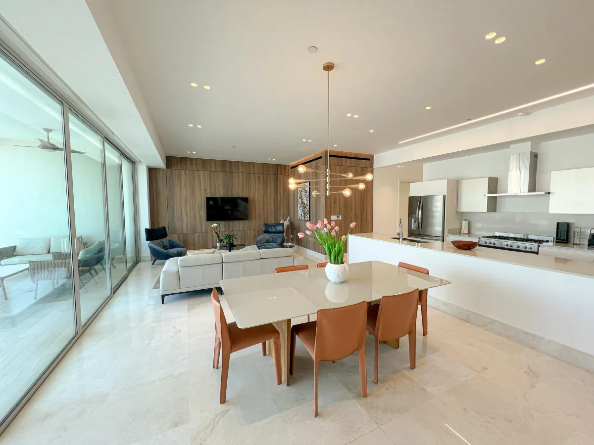 Apartamento con Luz Natural y Vistas a la Marina en BCR