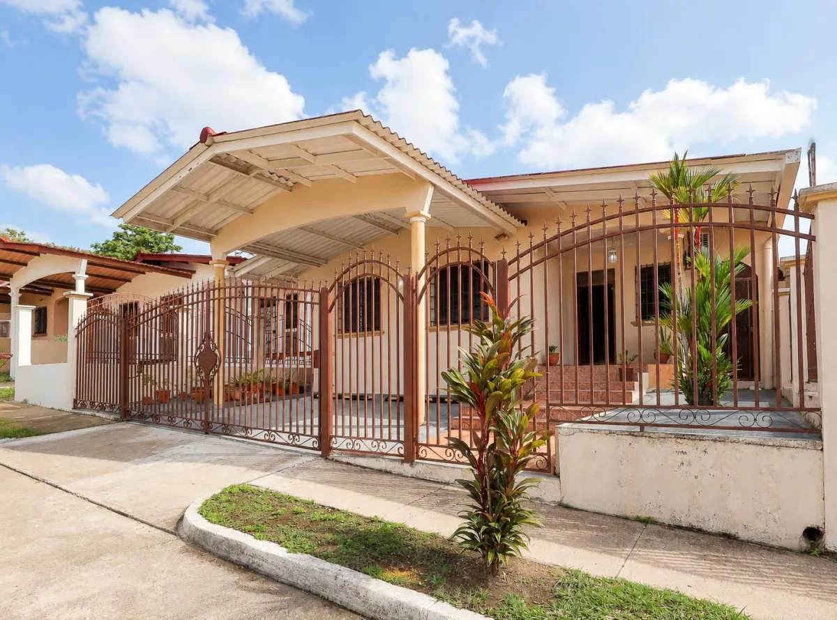 VENTA DE CASA EN BRISAS DEL GOLF