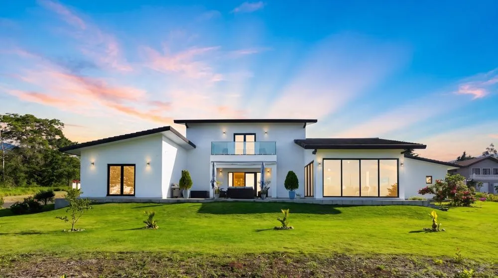 Casa de Estilo Contemporáneo en Boquete Country Club, Panamá.