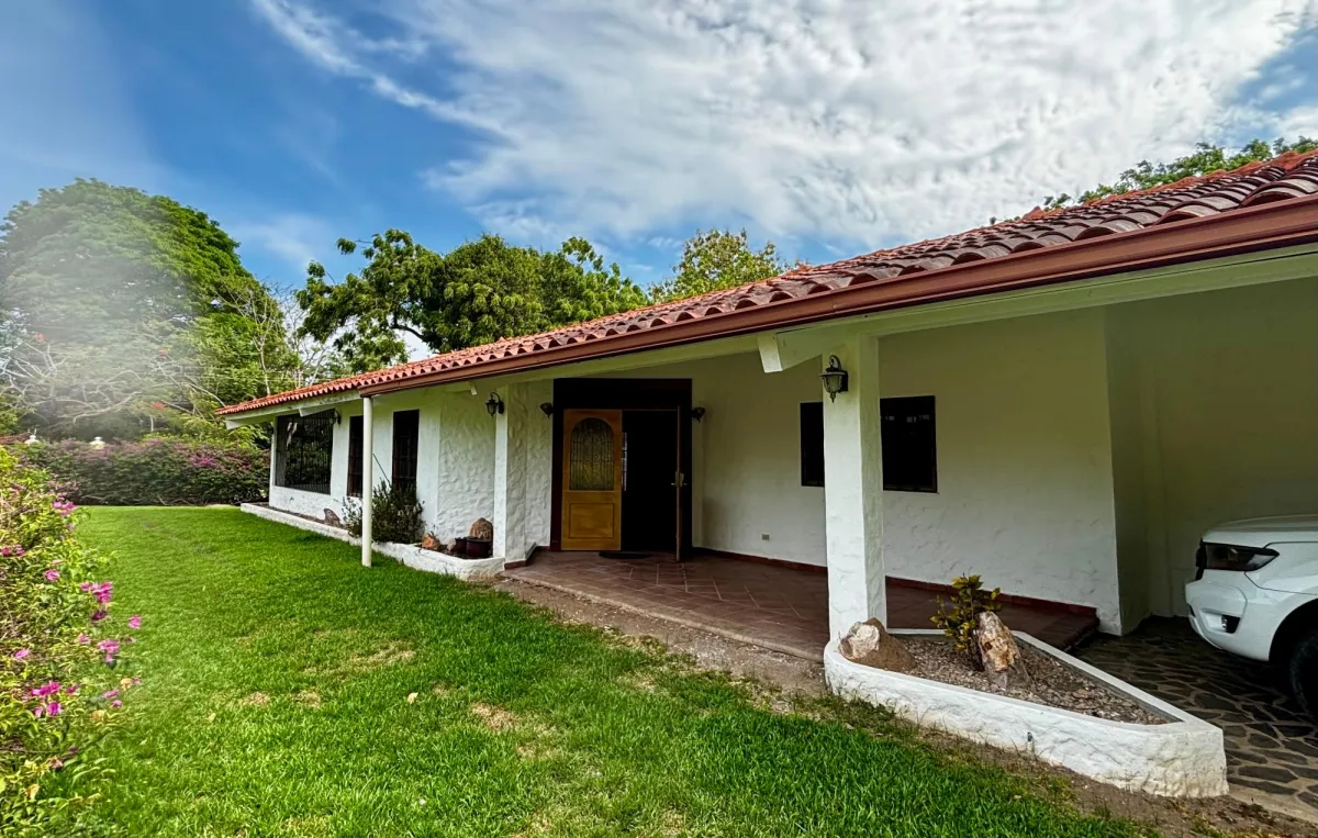 Casa en coronado, Ave Las Acacias