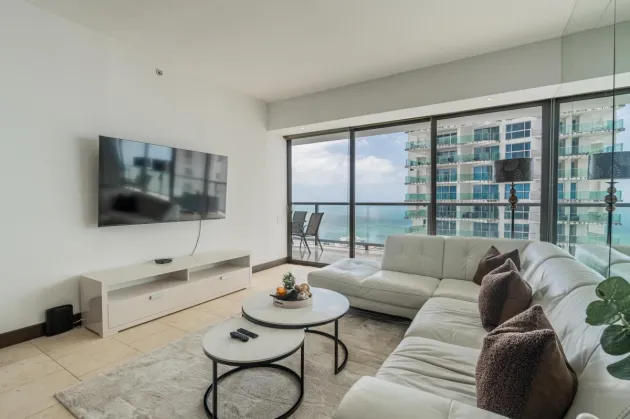 Cómodo apartamento de dos habitaciones en planta alta