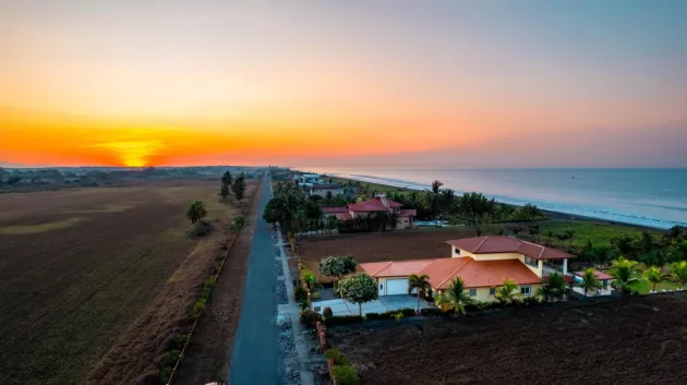 Luxury Beachfront Home For Sale Playa Barqueta