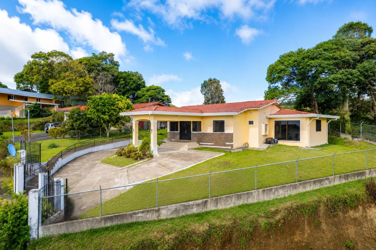 3-Bedroom Home For Sale in Volcancito Village