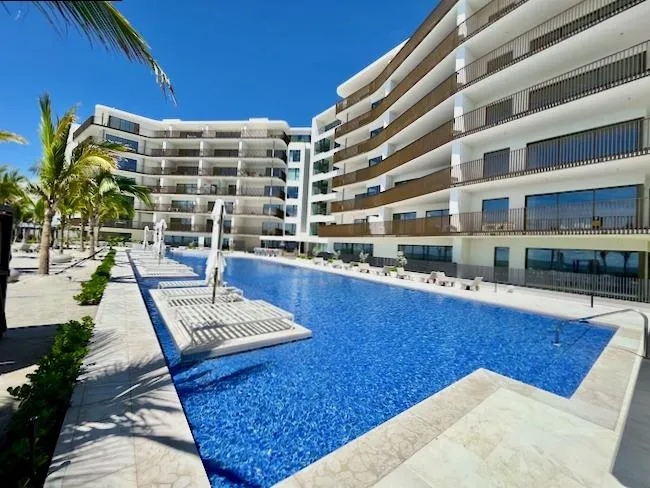 OCEAN REEF - 3 BEDROOM SEASCAPE FOR SALE