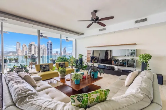 Exclusivo apartamento de 3 habitaciones con distribución espaciosa.