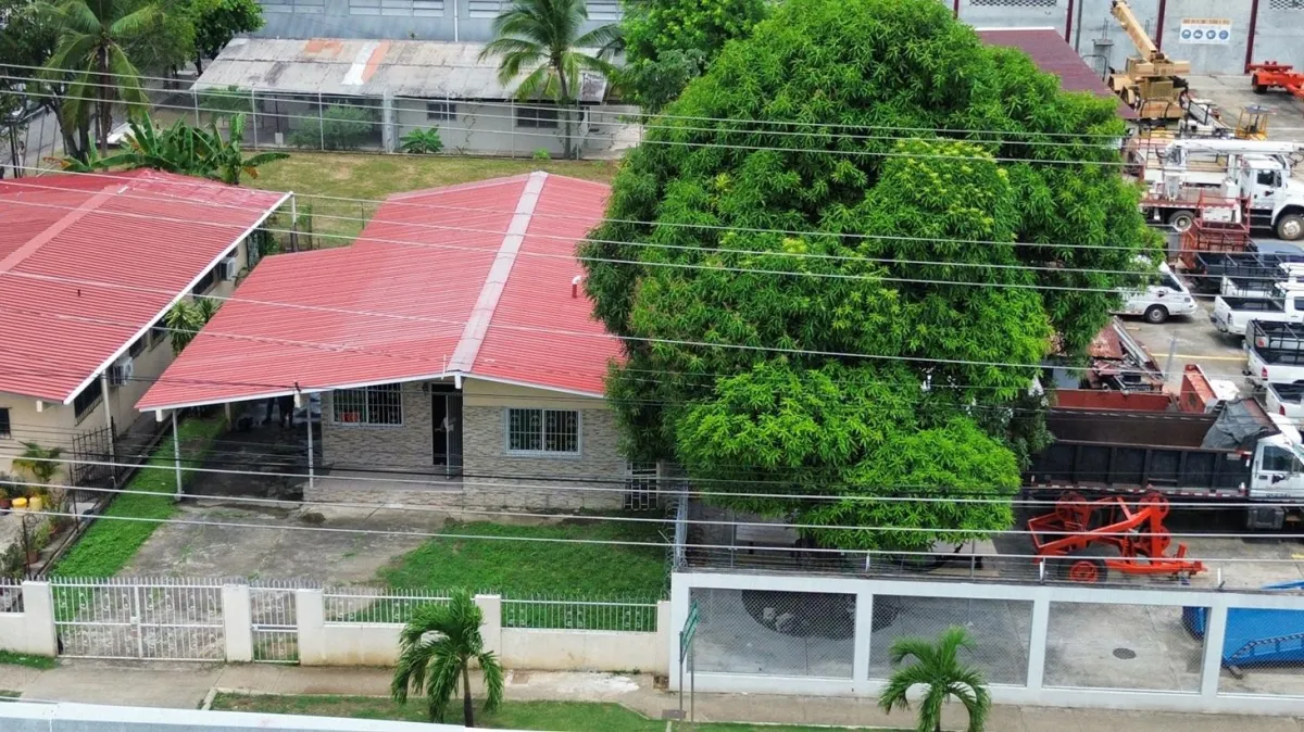 Casa en venta en LLano Bonito, Juan Díaz Ideal para uso comercial