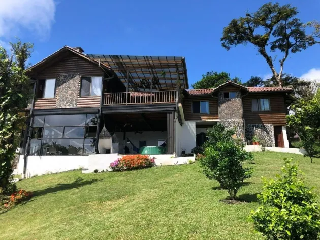 Luxury Mountain Sanctuary in Altos del María