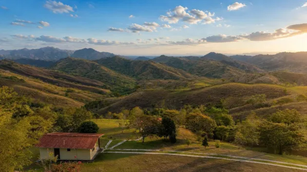 1 Hectare Mountain Property in Nuario, Los Santos