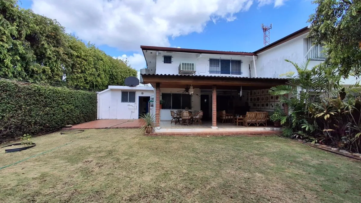 Casa en La Loma con amplio Patio