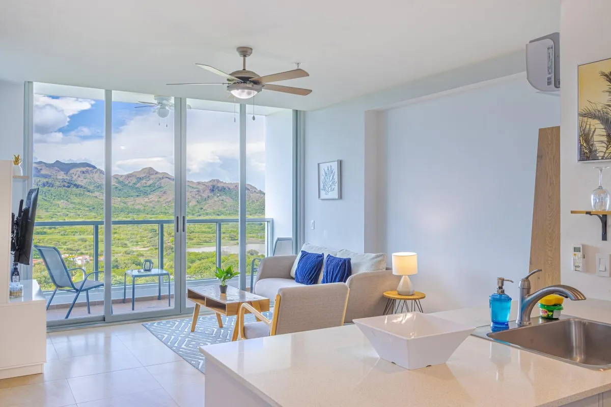 High-Floor Condo for Sale in Royal Palm, Gorgona