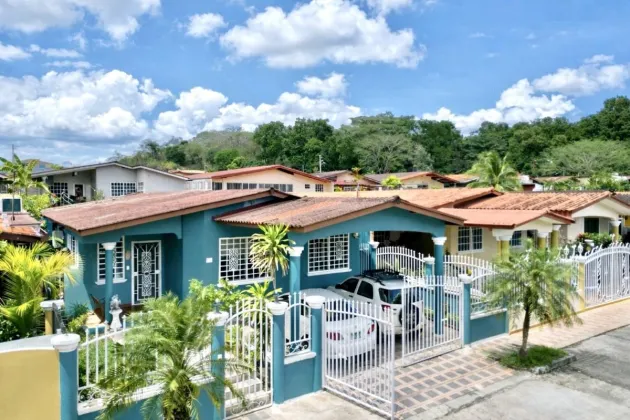 Brisas del Golf Home | 300 m², Prime Location