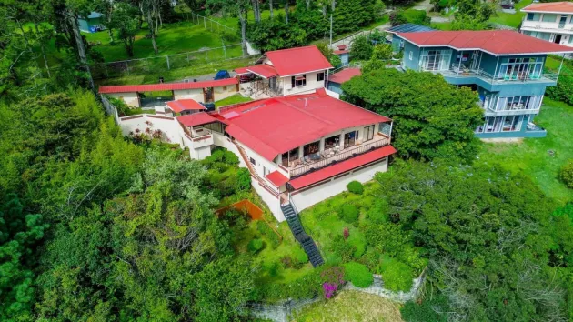 Home plus 2 apartments and Casita for Sale