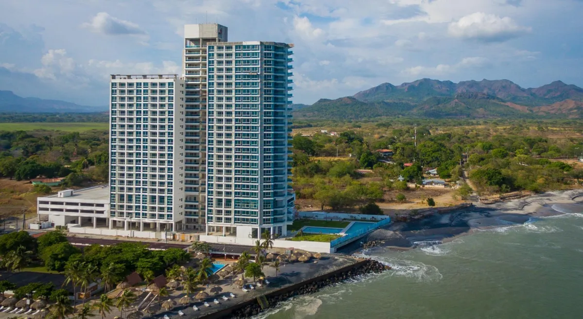 Apartamento Frente al Mar de 2 Habitaciones Turn-key en Nueva Gorgona