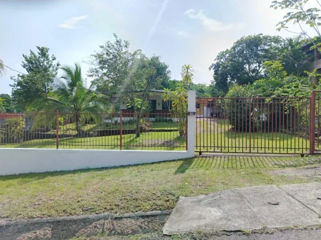 FOR SALE – 1,200 m² PROPERTY WITH TWO HOUSES