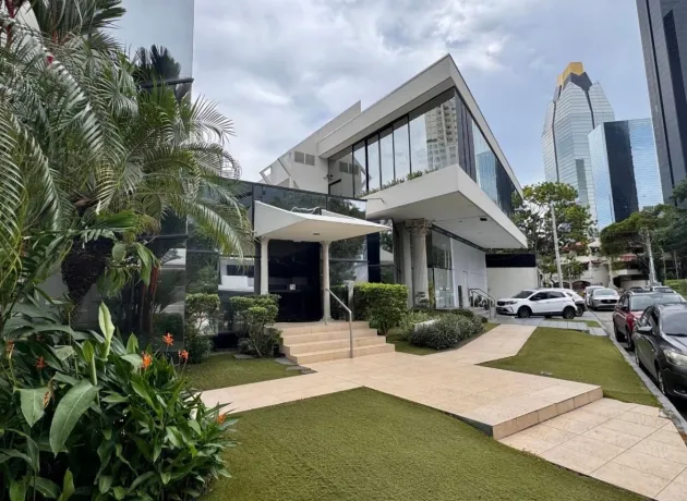 AVE 6 SUR CALLE LAS ACACIAS MARBELLA