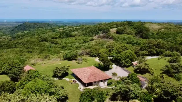 MOUNTAIN VILLA WITH OCEAN VIEW