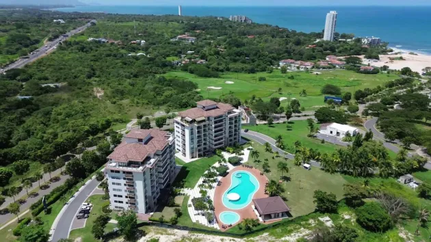 Apartment with ocean view in Perlamar