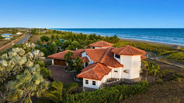Beachfront Mansion with Pool in La Barqueta