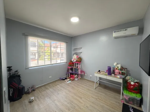 VENTA CASA EN VILLA VALENCIA, COSTA SUR