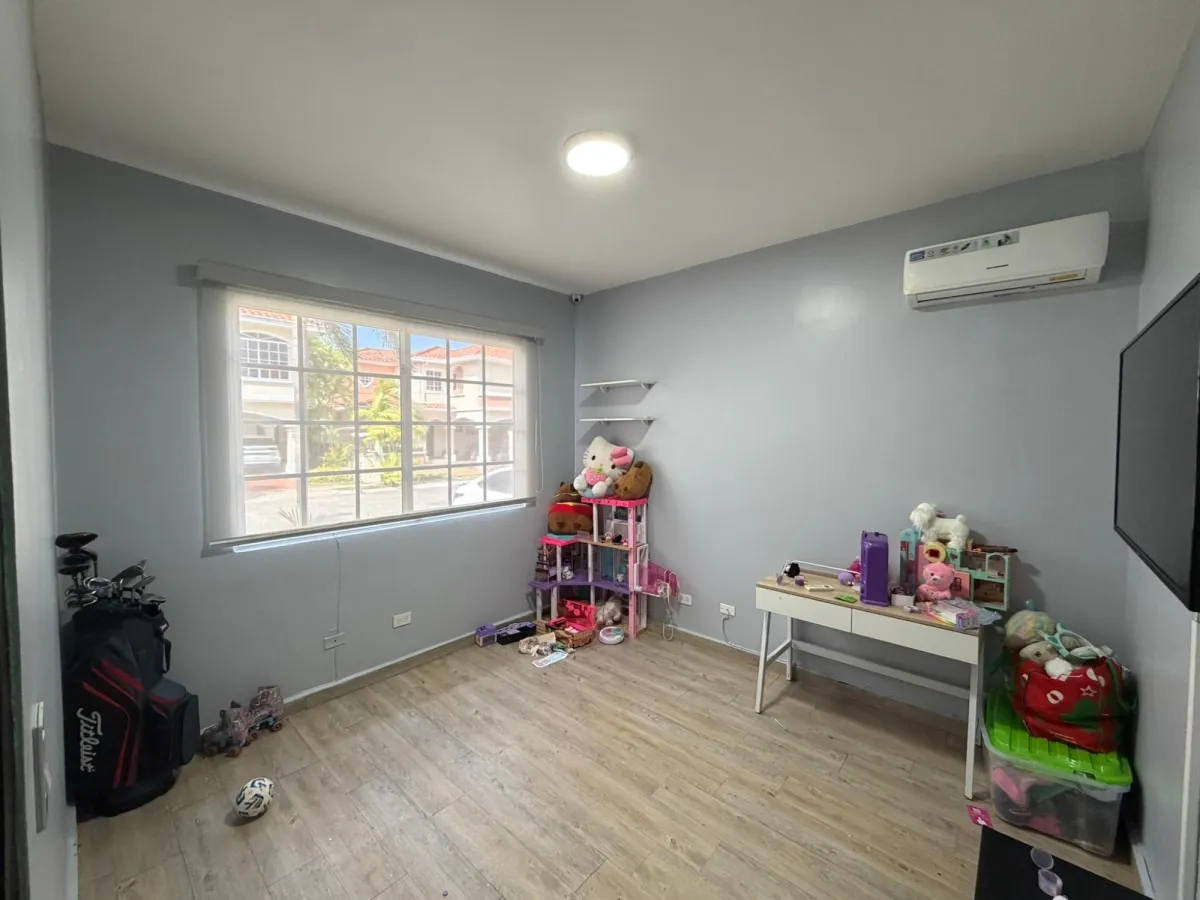 VENTA CASA EN VILLA VALENCIA, COSTA SUR