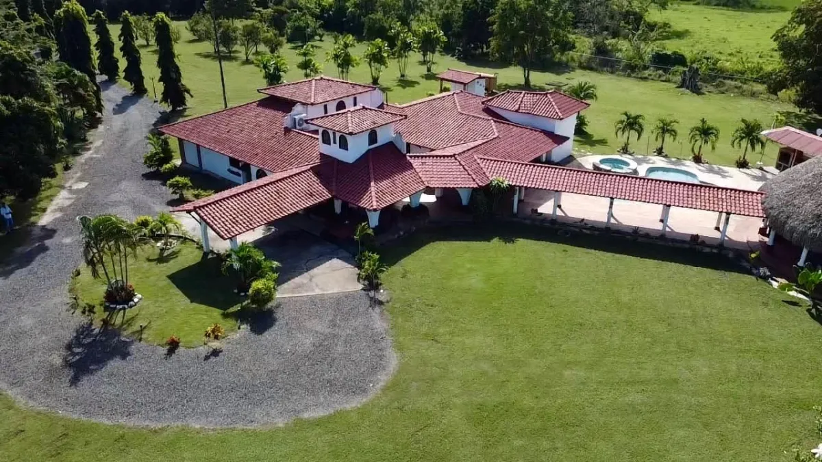 SPANISH HACIENDA WITH POOL
