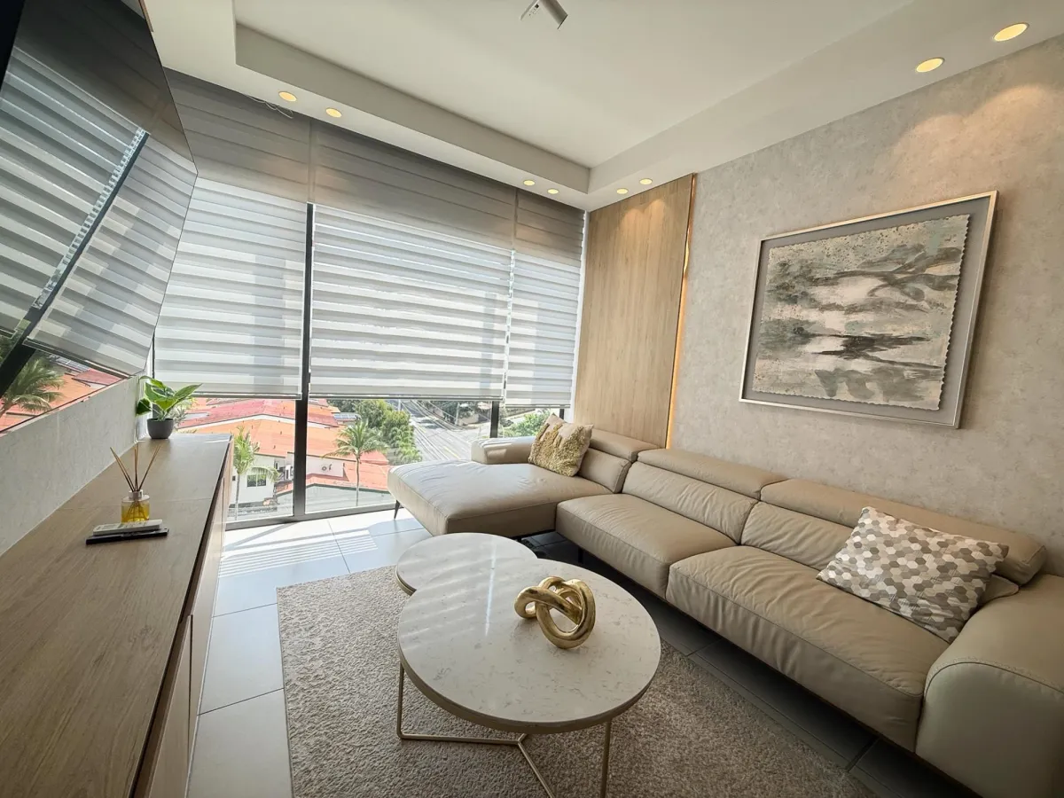 Apartamento reformado de 2 dormitorios en venta en Coco del Mar.