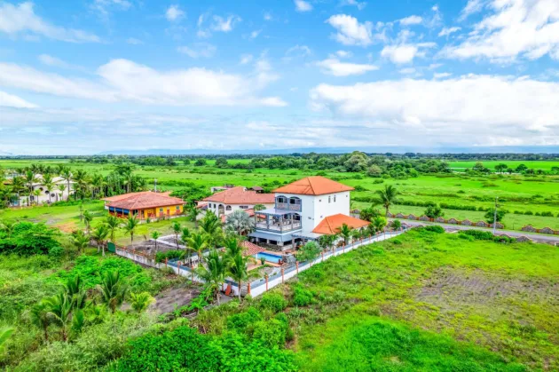 3 Story Beachfront House in La Barqueta