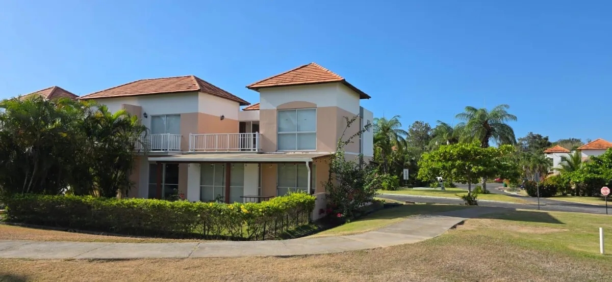 Townhouse en esquina en Costa Blanca Viĺlas Decameron