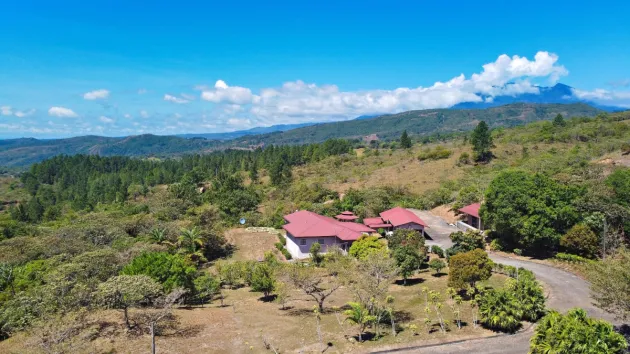 Casa de 7 Hectáreas con Energía Solar en Boquete