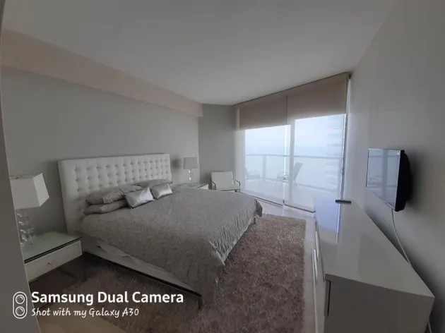 APARTMENT FOR SALE LOCATED IN THE OCEAN CLUB